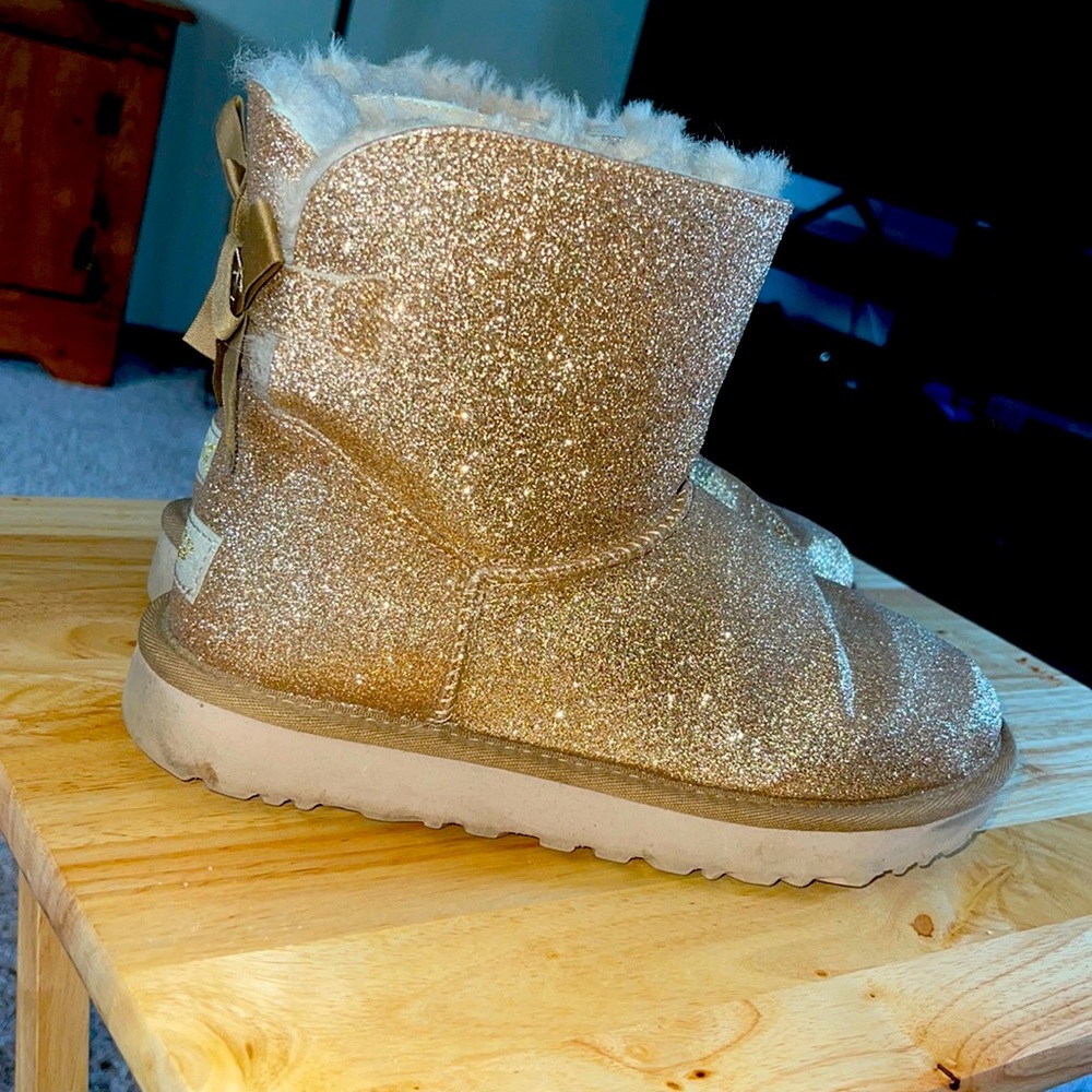 Gold sparkle UGG Boots 👢